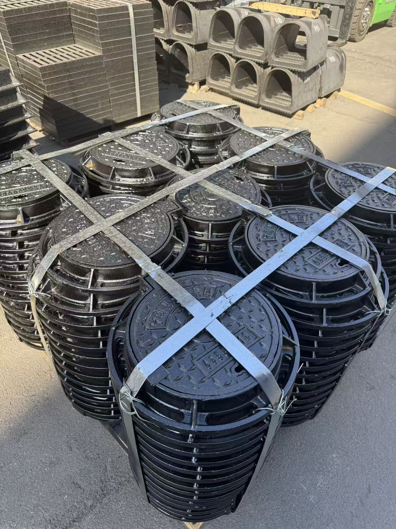 Nắp cống gang dẻo3