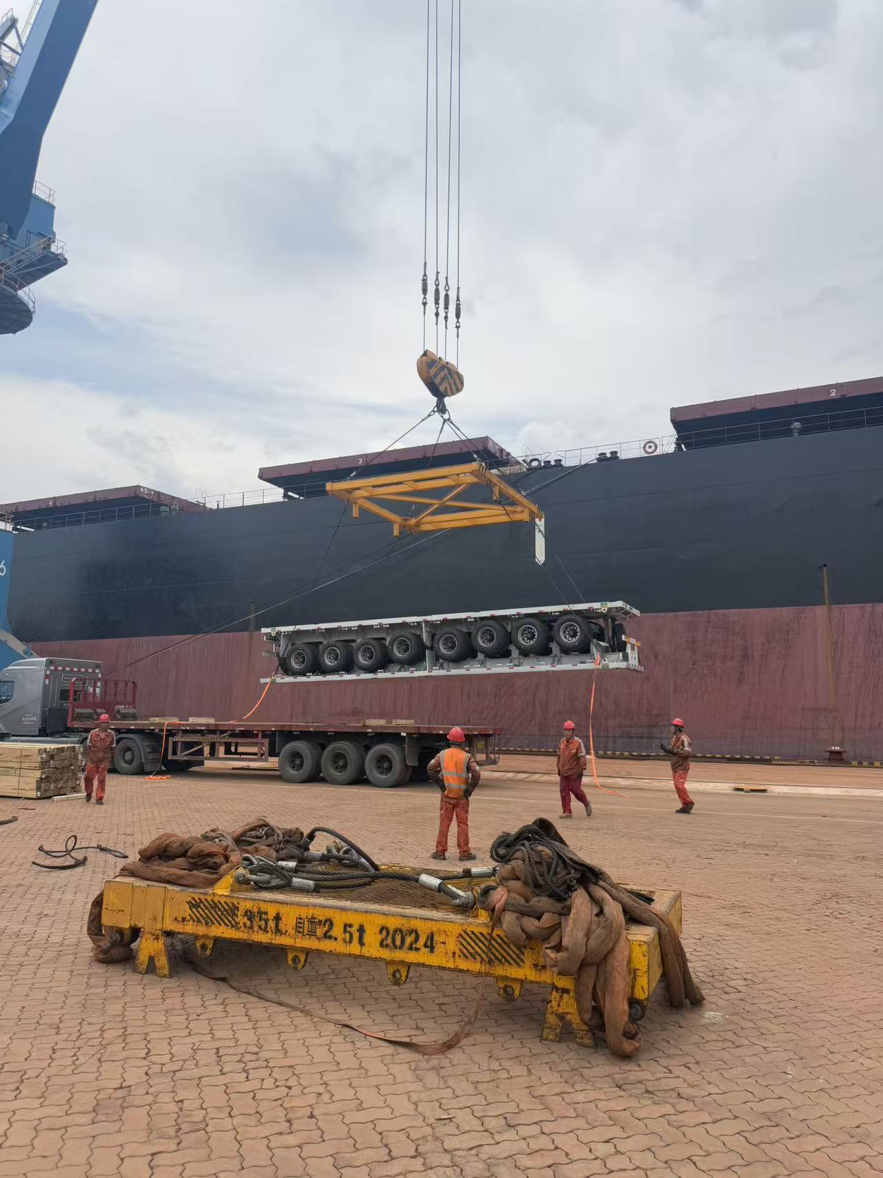 Skeletal Semi-Trailers untuk Transportasi Kontainer Pelabuhan