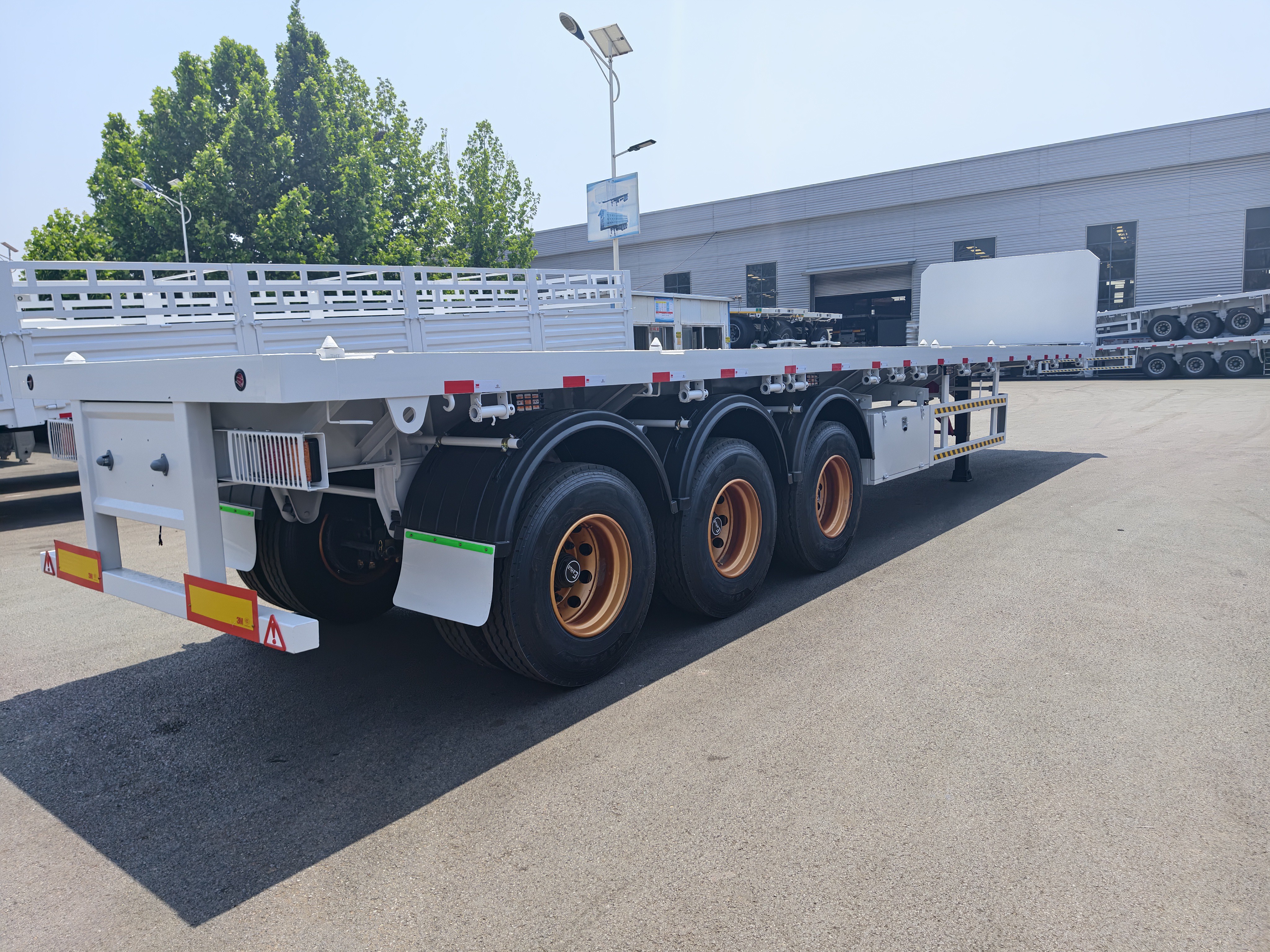 Trailer Flatbed 3-Sumbu 12.5m