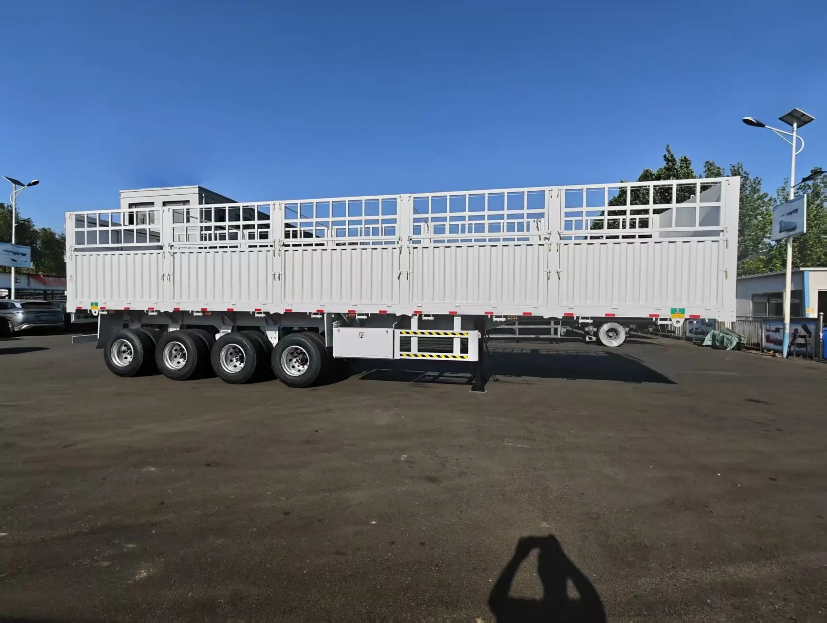 Semi Trailer Pagar 4 Gandar