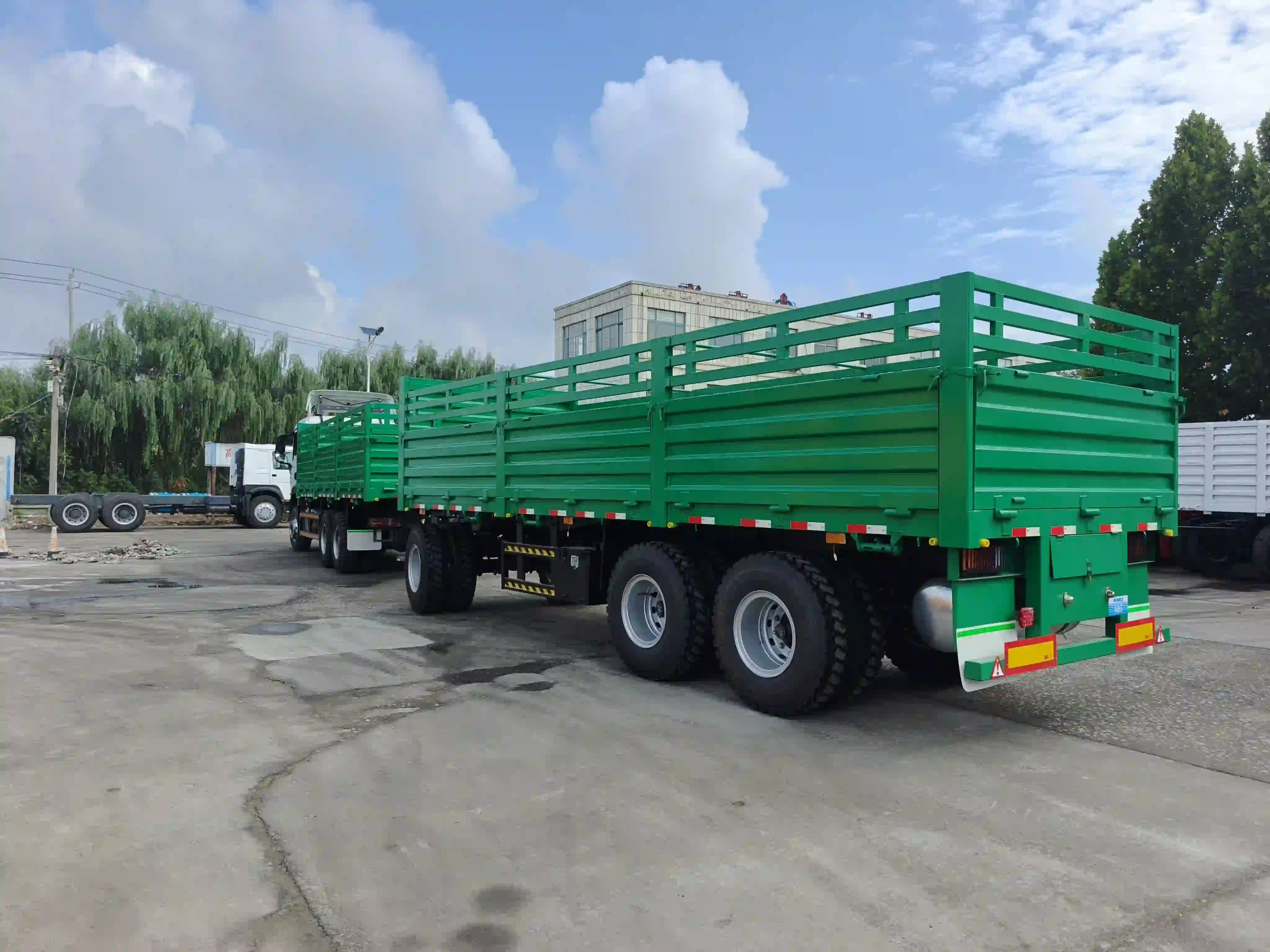 Trailer Tarik Berpagar 3 Gandar