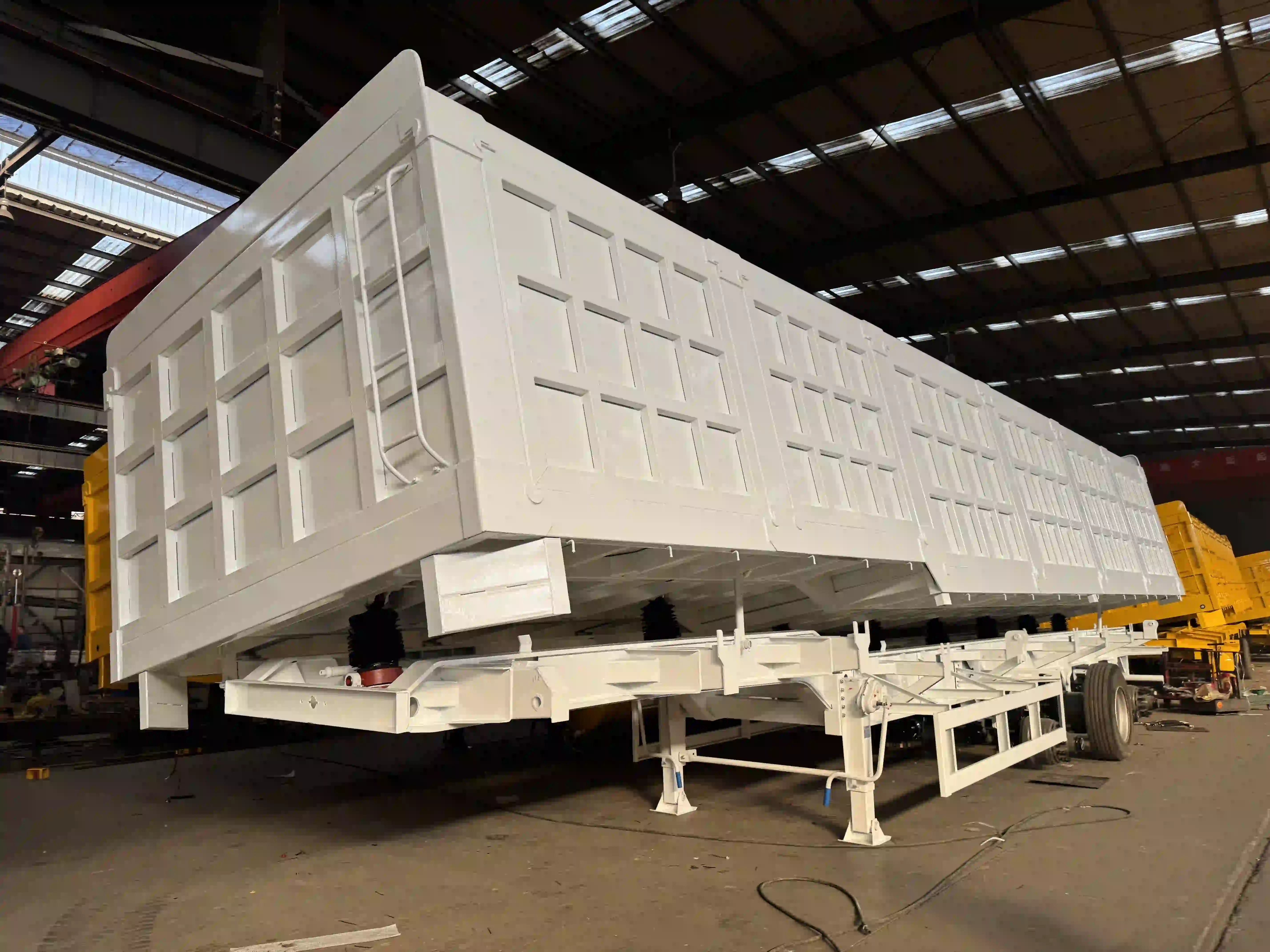 Trailer Semi 3 Gandar dengan Dumping Samping