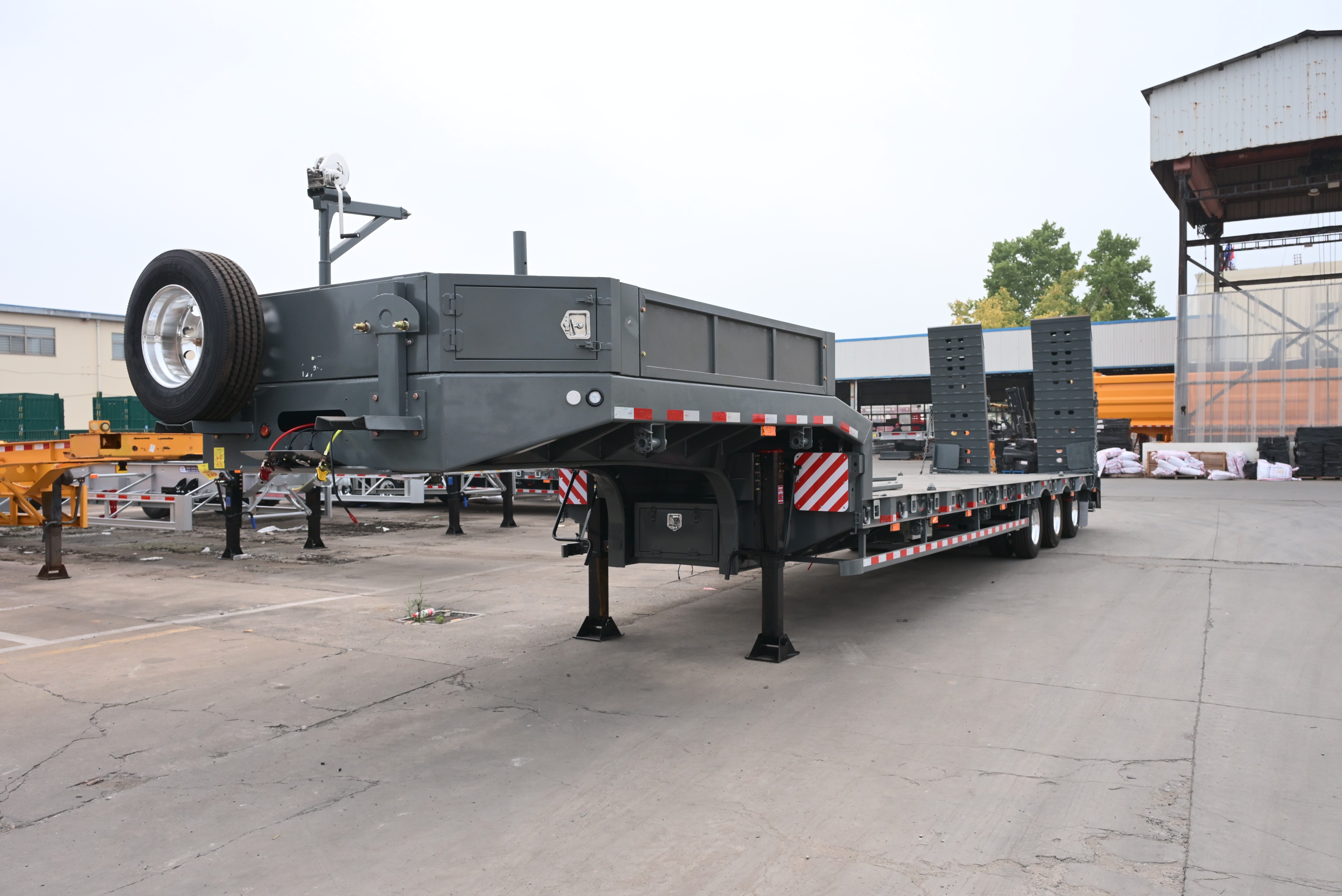 Trailer Semi Lowbed Leher Angsa Tetap
