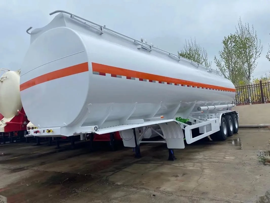 รถพ่วงบรรทุกเชื้อเพลิงแบบคานตรงในตัว ขนาด 45000 ลิตร 3 เพลา