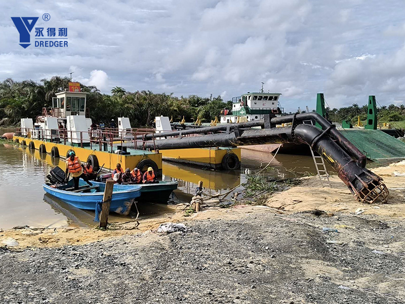 เรือขุดทรายแบบดูดด้วยหัวฉีด
