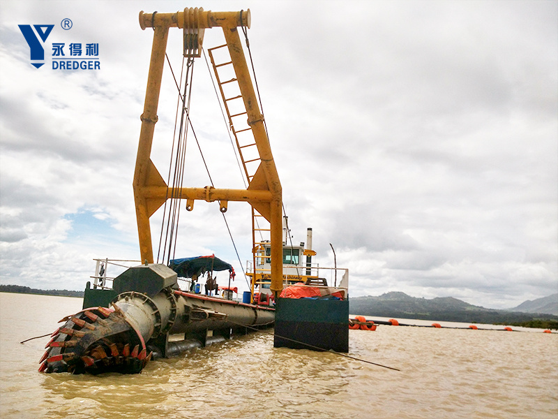 เรือขุดดูดตัด YLCSD400