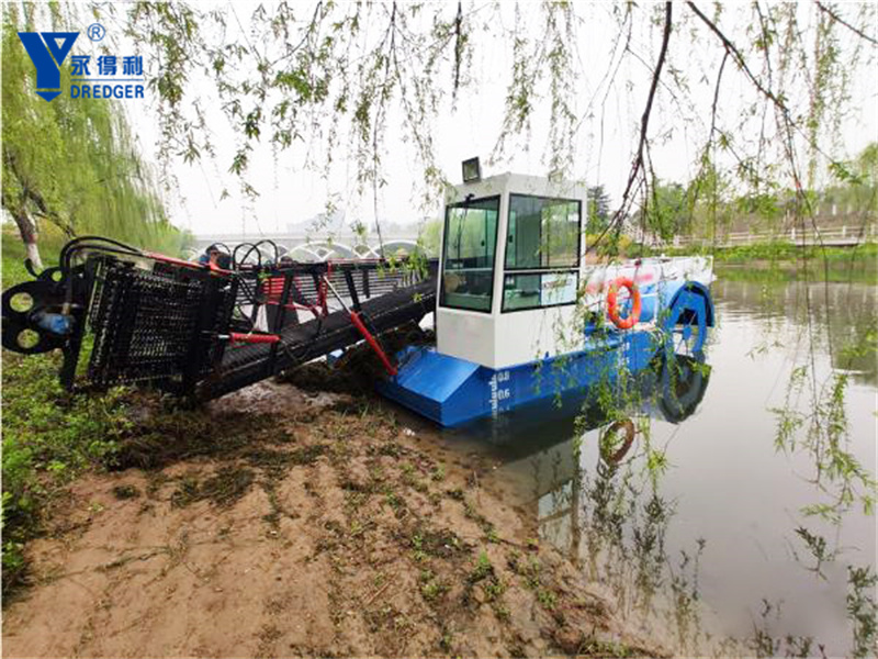 เรือทำความสะอาดน้ำ