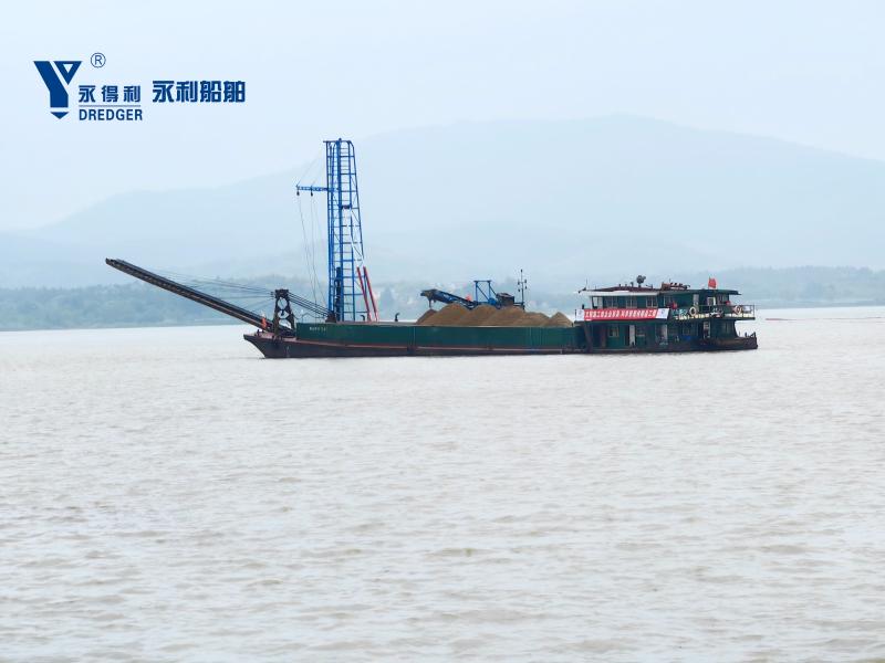 เรือบรรทุกทราย