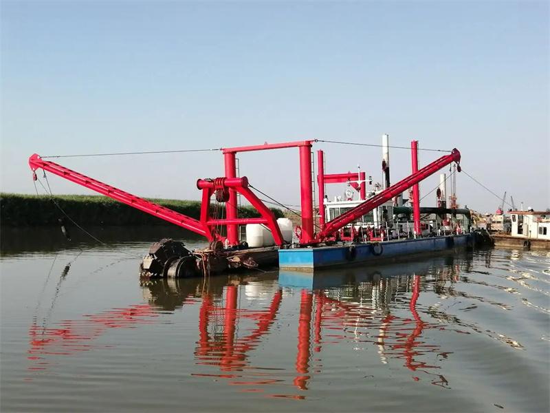 เรือขุดลอกแบบล้อถัง