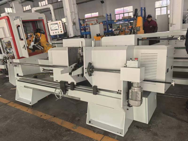Double-head chamfering machine: a high-efficiency piece of equipment for precision profile processing.