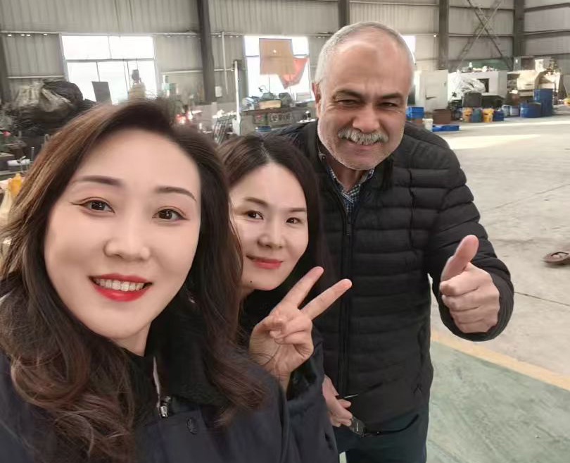 Khách hàng Ai Cập đặt mua máy thanh cái đồng CNC cho các dự án phân phối điện Khách hàng Ai Cập đặt mua máy thanh cái đồng CNC cho các dự án phân phối điện