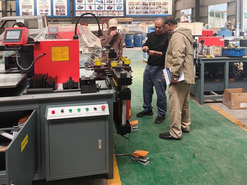 Câu chuyện thành công: ELITE TECHNOLOGIES LIMITED đã mua 5 bộ máy thanh cái đồng DXJ-803CN Câu chuyện thành công: ELITE TECHNOLOGIES LIMITED đã mua 5 bộ máy thanh cái đồng DXJ-803CN