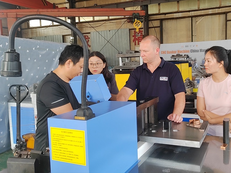 Giải pháp Nguồn điện ACE (Úc): Trường hợp: 3 bộ máy CNC uốn thanh cái DXJ-303CN Giải pháp Nguồn điện ACE (Úc): Trường hợp: 3 bộ máy CNC uốn thanh cái DXJ-303CN