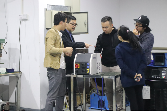 马来西亚的华裔客户来访