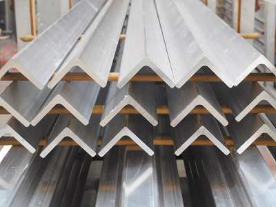 Aluminum corner