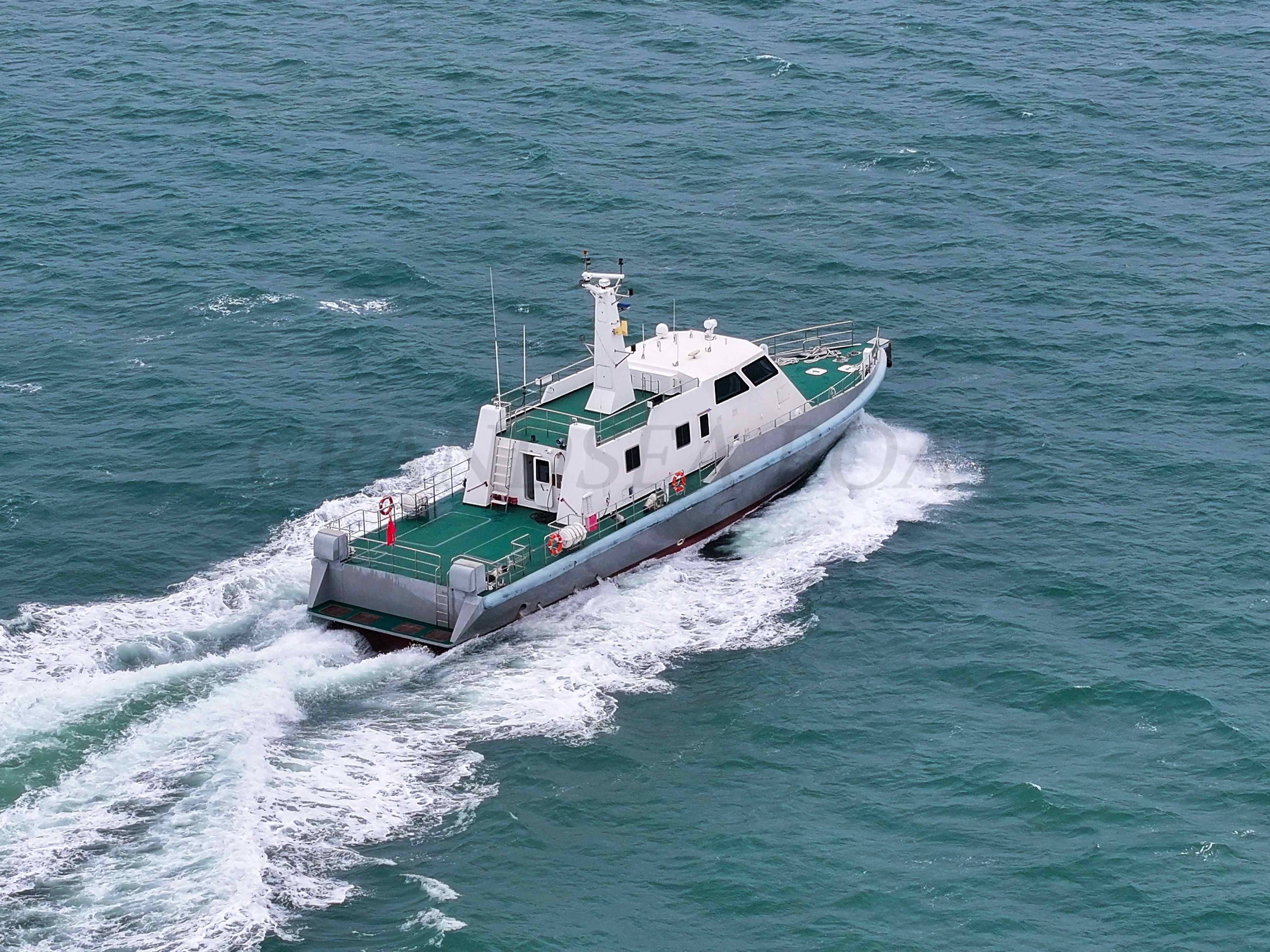 قارب دورية Grandsea بطول 31 مترًا وعالي السرعة من الألياف الزجاجية، قارب لإنفاذ القانون، سفينة دورية من FRP، قارب حكومي للبيع
