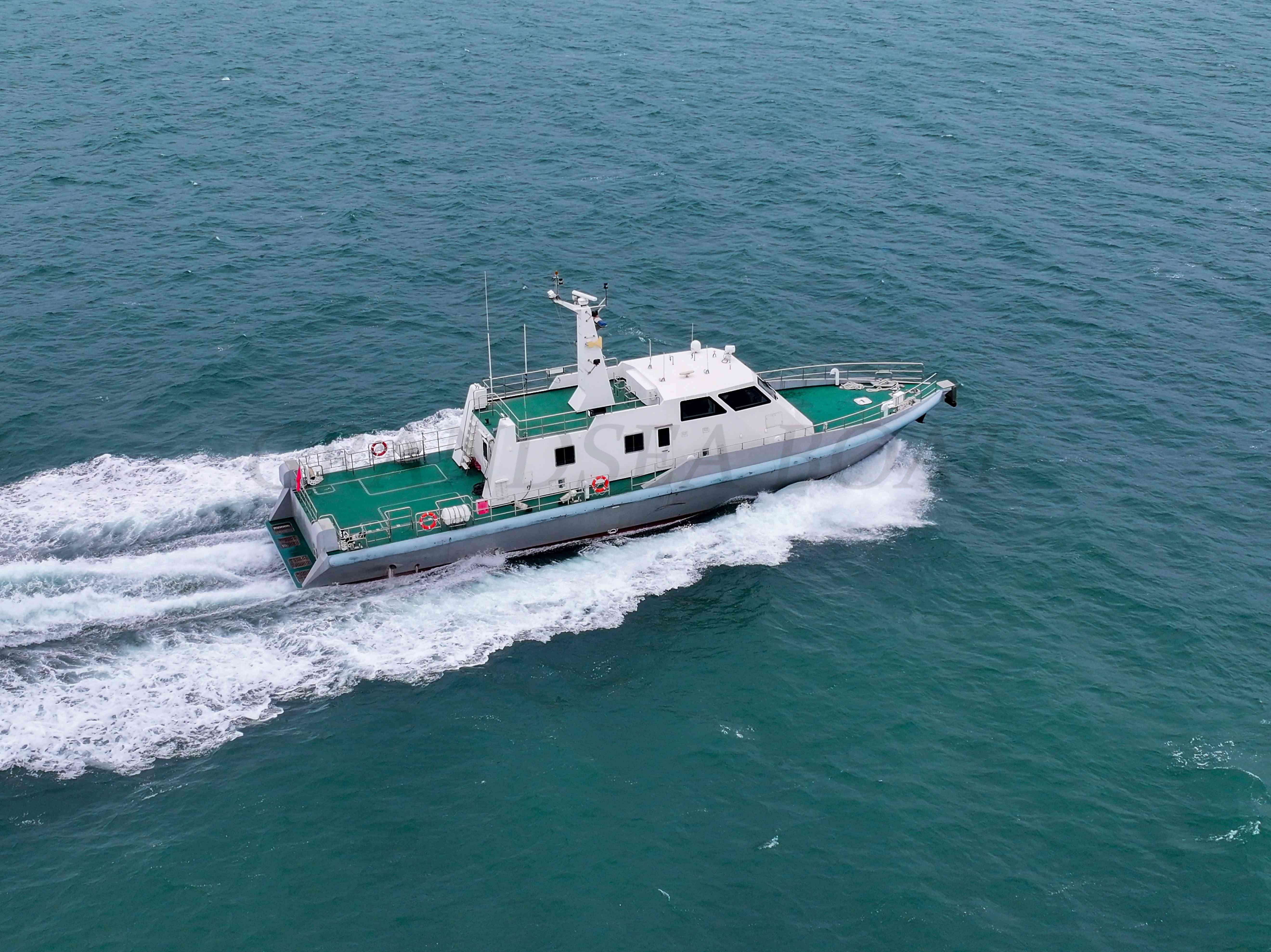 قارب دورية Grandsea بطول 31 مترًا وعالي السرعة من الألياف الزجاجية، قارب لإنفاذ القانون، سفينة دورية من FRP، قارب حكومي للبيع