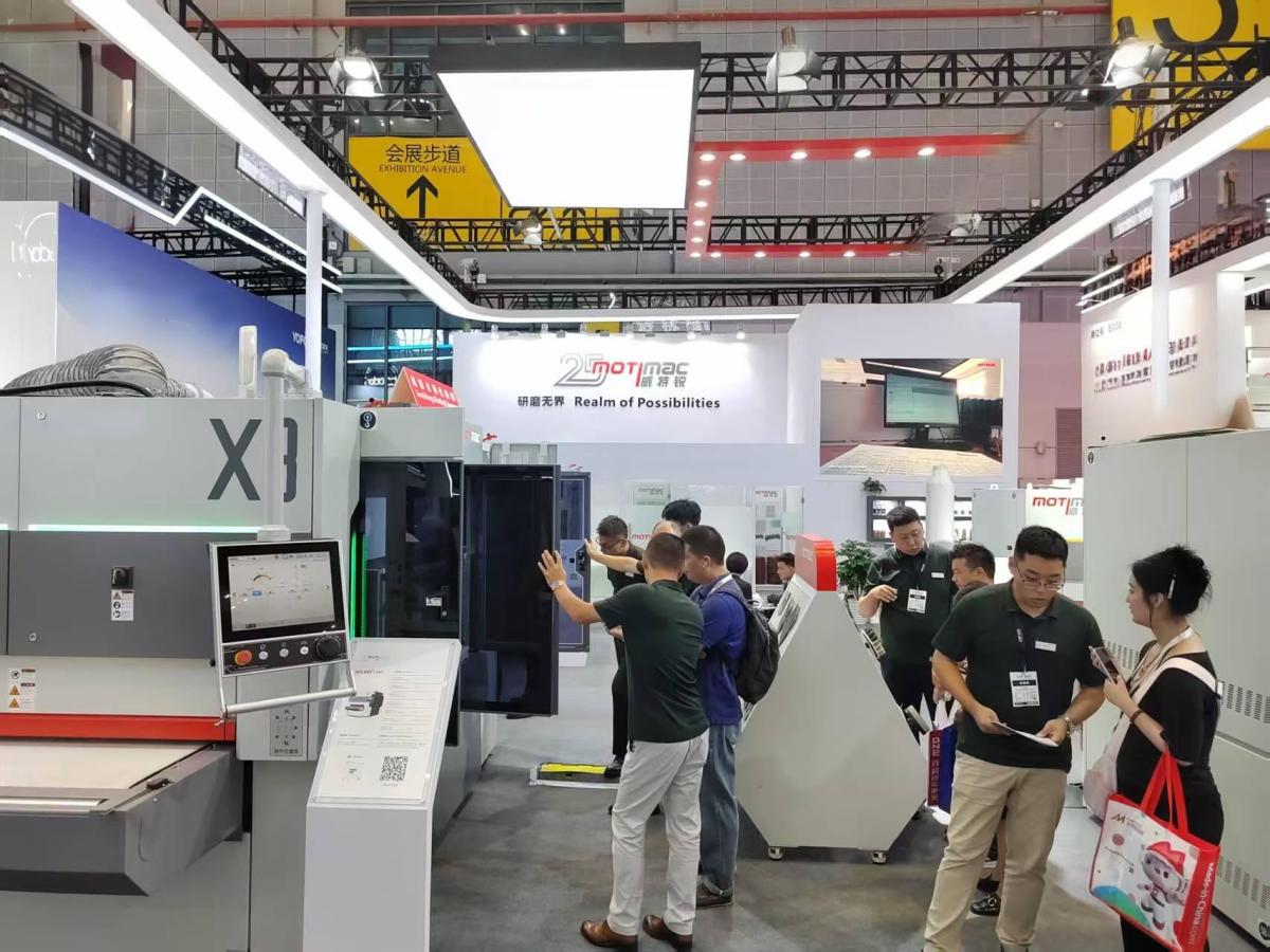 半景人多 半景人多