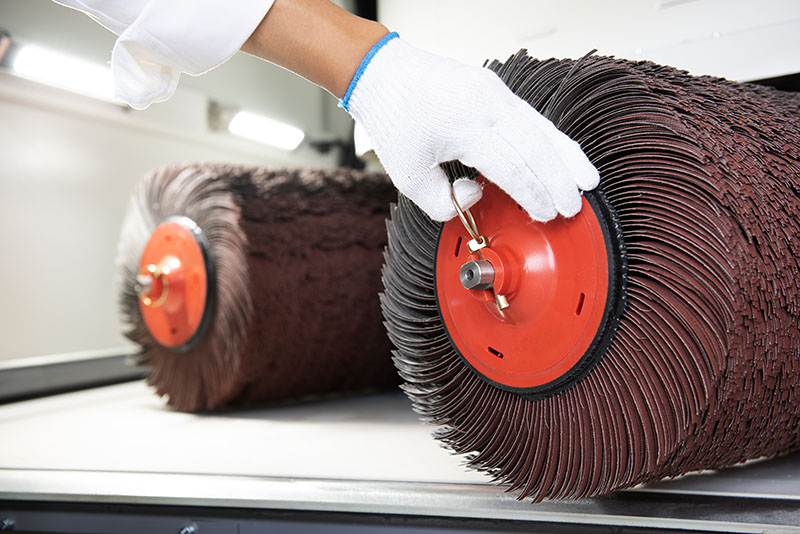 Máy Mài Kim Loại Motimac: Thiết Bị Gia Công Hiệu Quả Tích Hợp Vát Cạnh Chính Xác Và Bo Tròn Cạnh