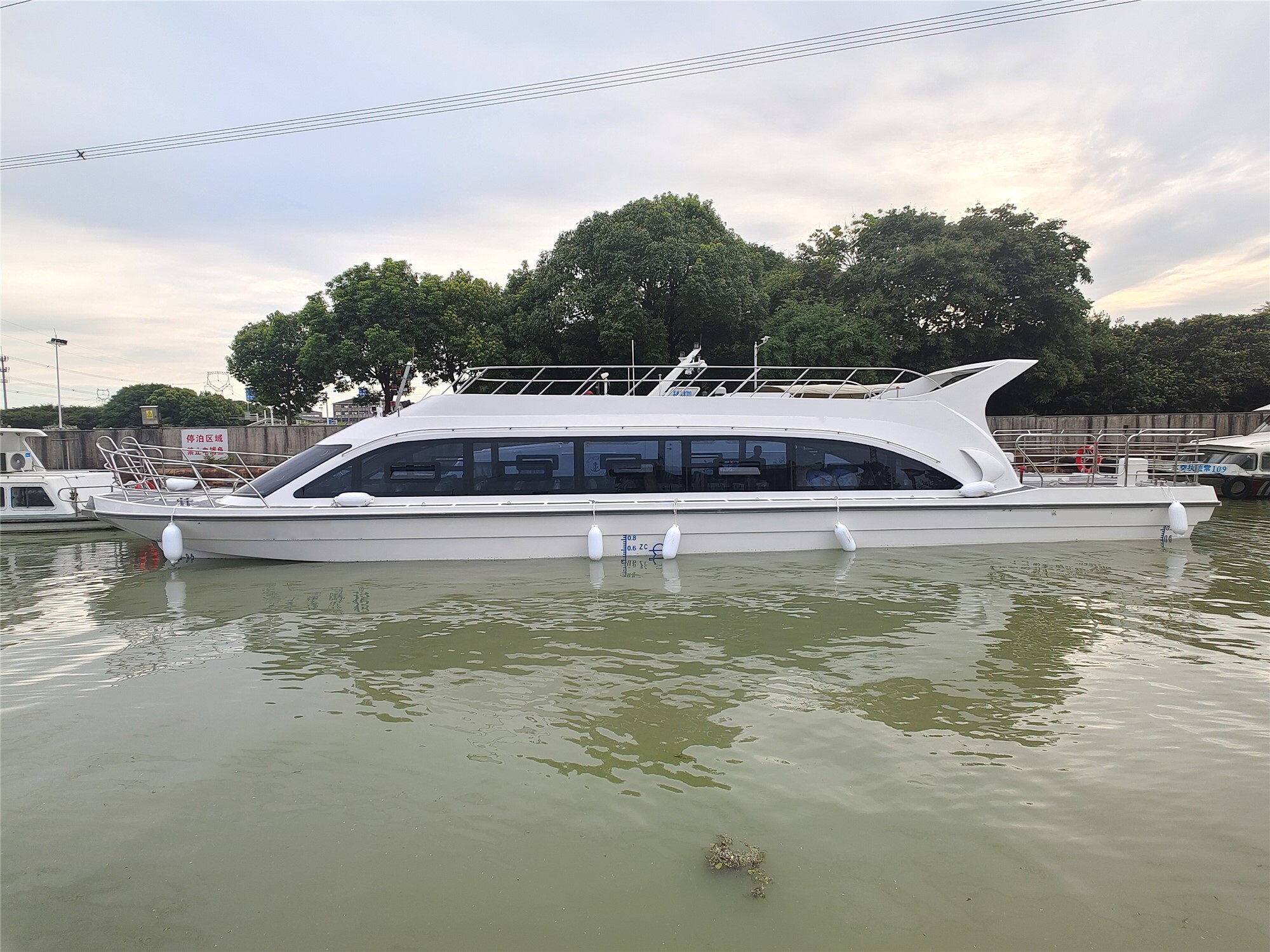 Grandsea 22m FRP 100persons ديزل داخل البحر الساحلي البحر سريع السرعة قارب الركاب للبيع