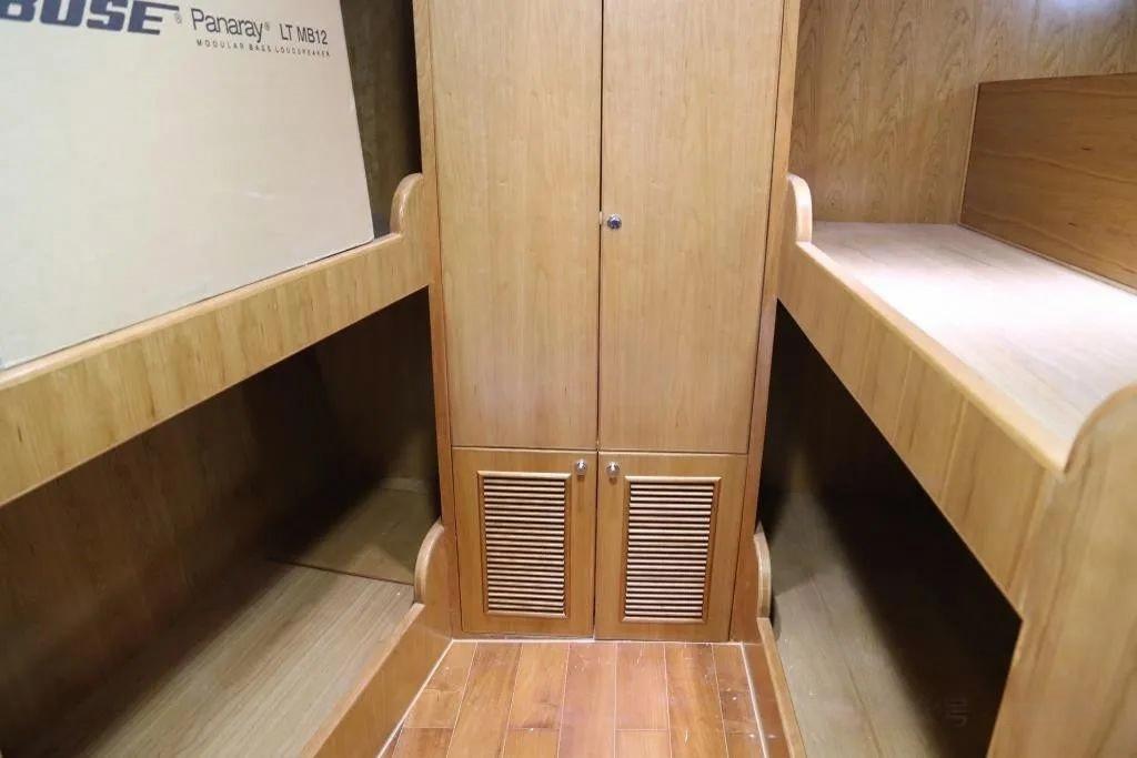 Grandsea 30.8 م قارب صيد فاخر مستعمل فاخر بمقصورة مستعملة وقارب صيد للمتعة