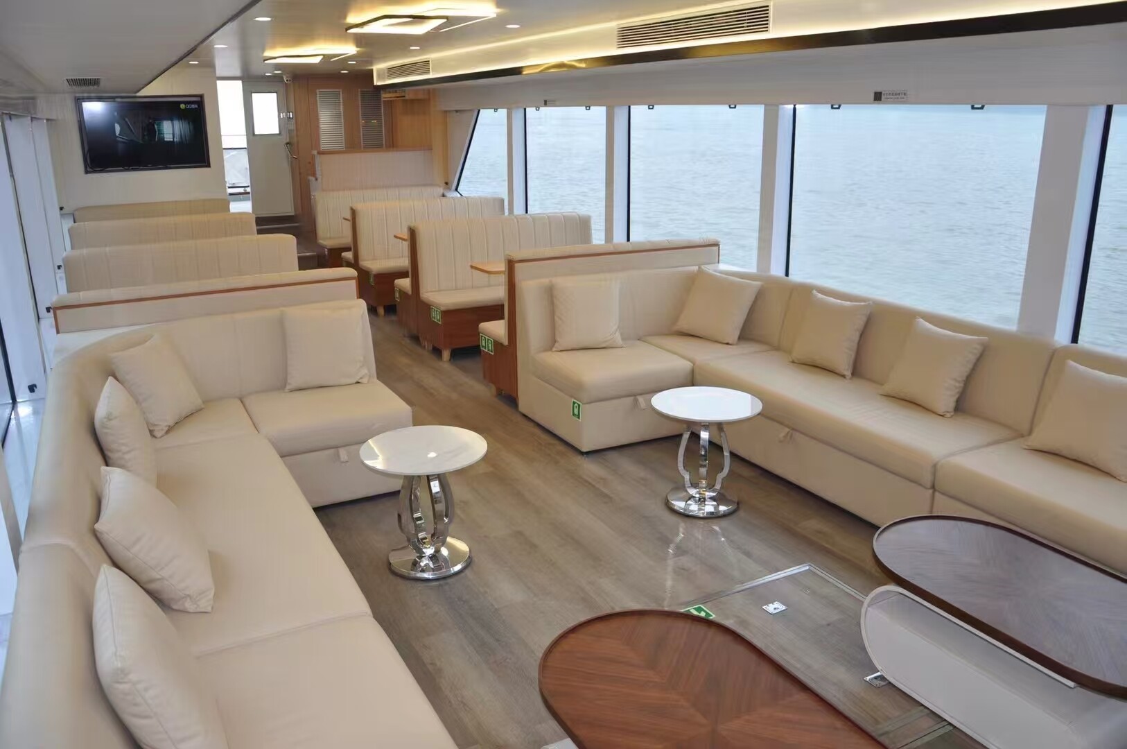 قارب جراند سي 24 م ذو هيكل فولاذي ذو طابقين لمشاهدة معالم المدينة للبيع