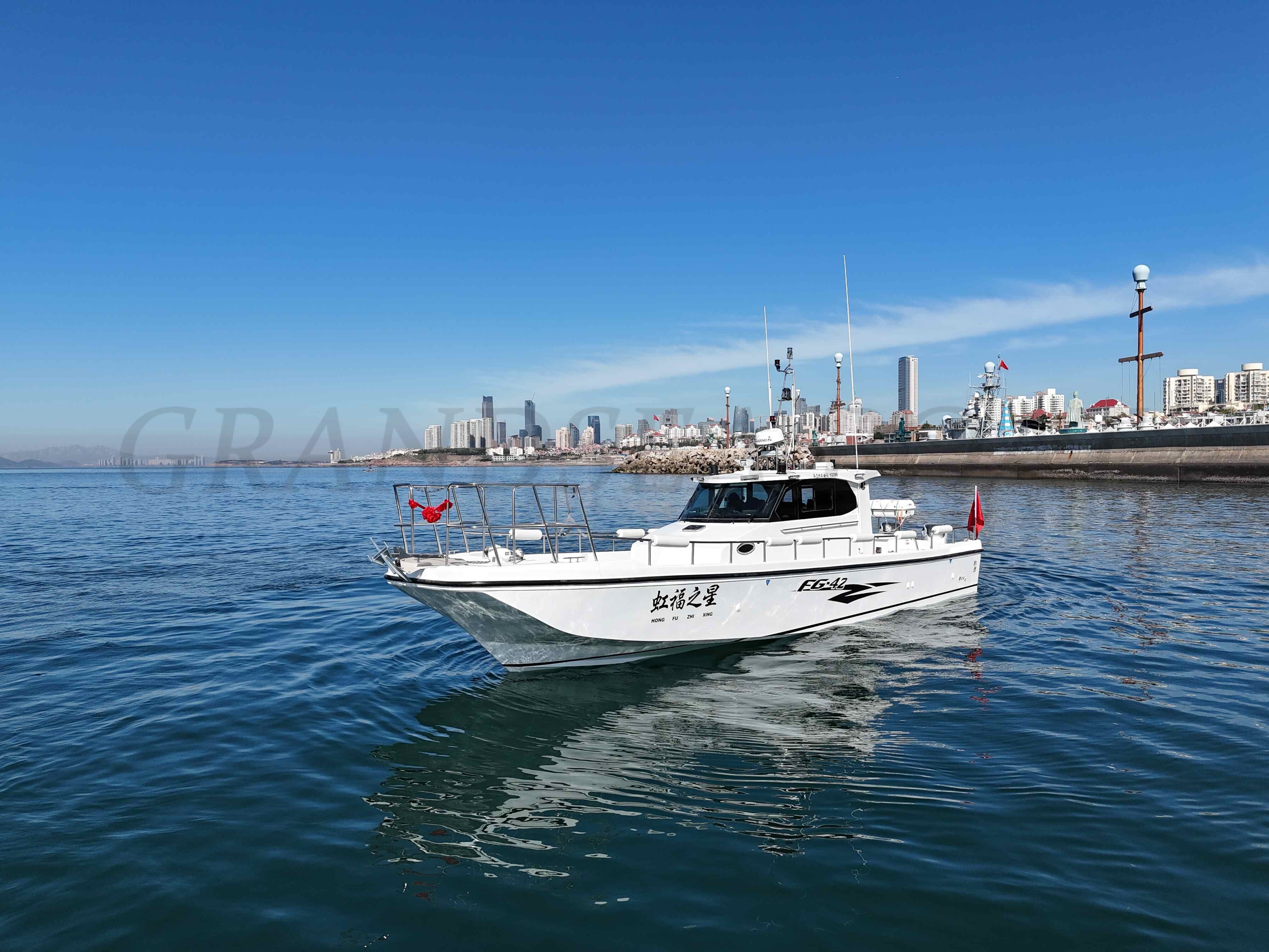 قارب صيد متعة من الألياف الزجاجية Grandsea 42 قدم للبيع