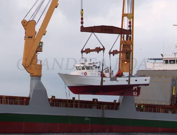 قارب صيد بالشباك الكيسية التجارية بطول 27 متر للبيع في البحر الكبير