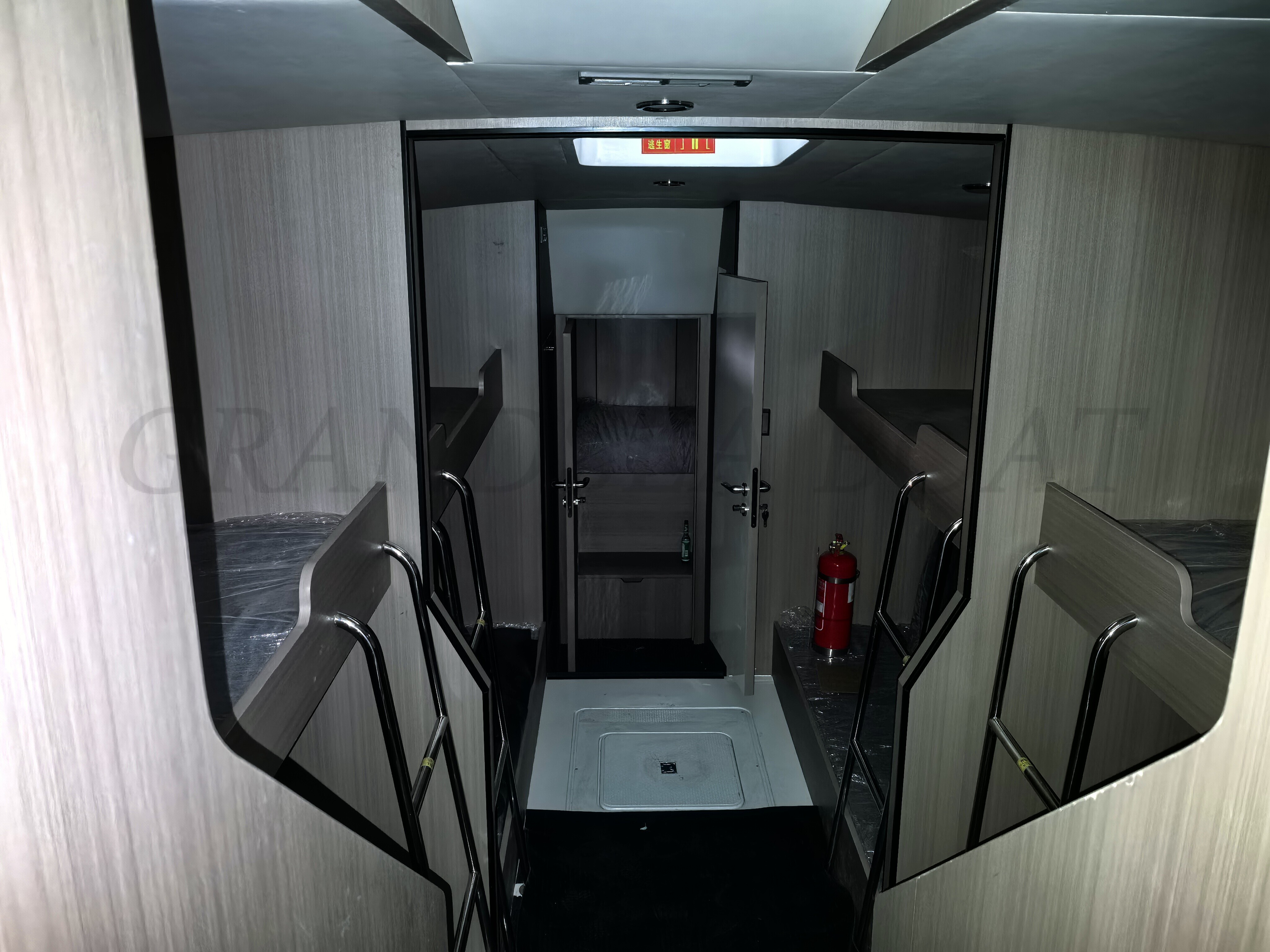 جراندسي 20 متر قارب صيد ترفيهي FRP عالي السرعة للبيع