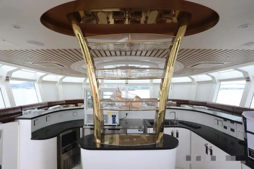 غراندسي 42متر بدن فولاذي 145 راكب سفينة رورو لنقل السيارات والركاب سفينة بضائع مزدوجة النهايات معروضة للبيع