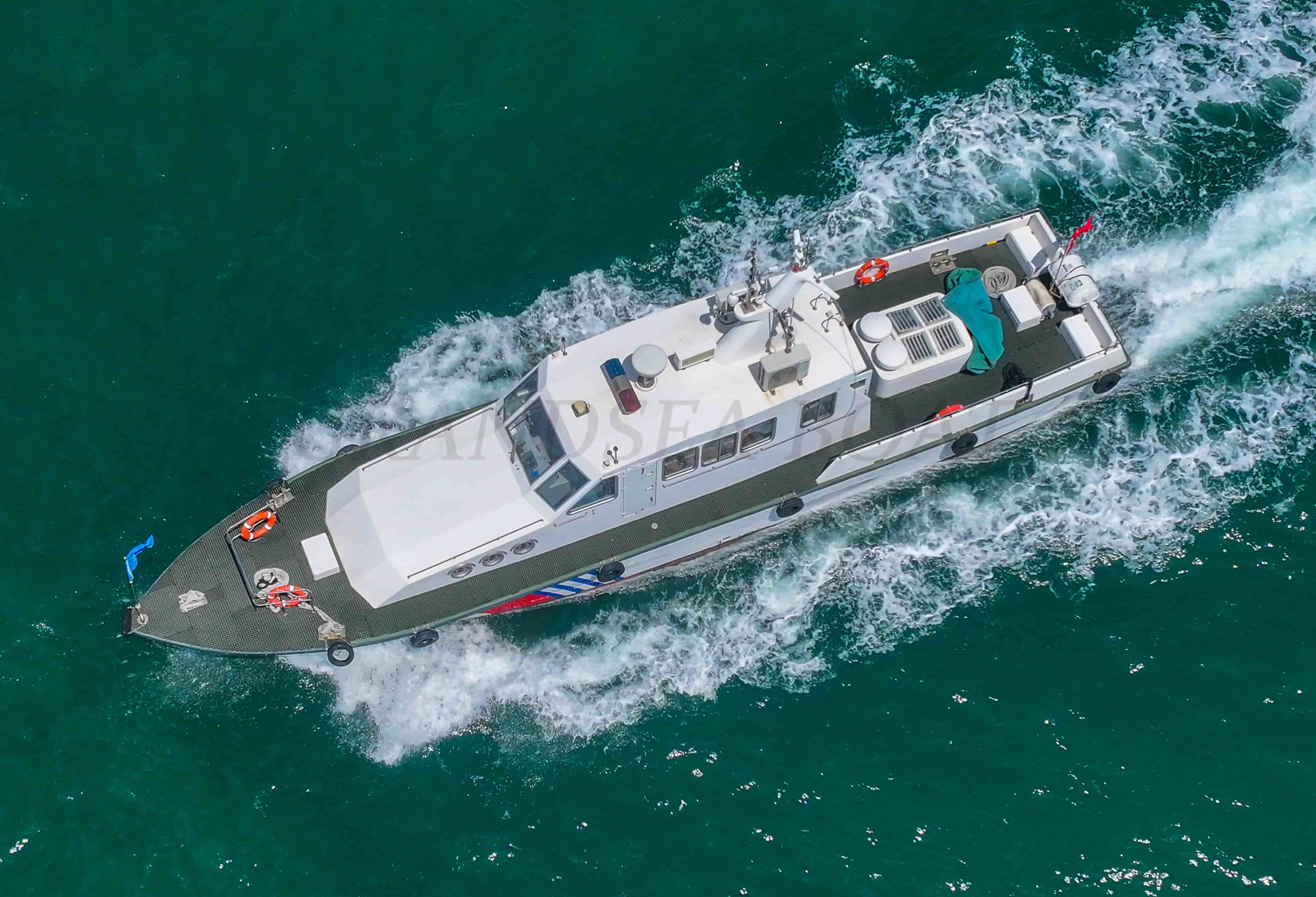 قارب صيد ودورية شرطة أحادي الهيكل من الألياف الزجاجية بطول 18 م من Grandsea للبيع