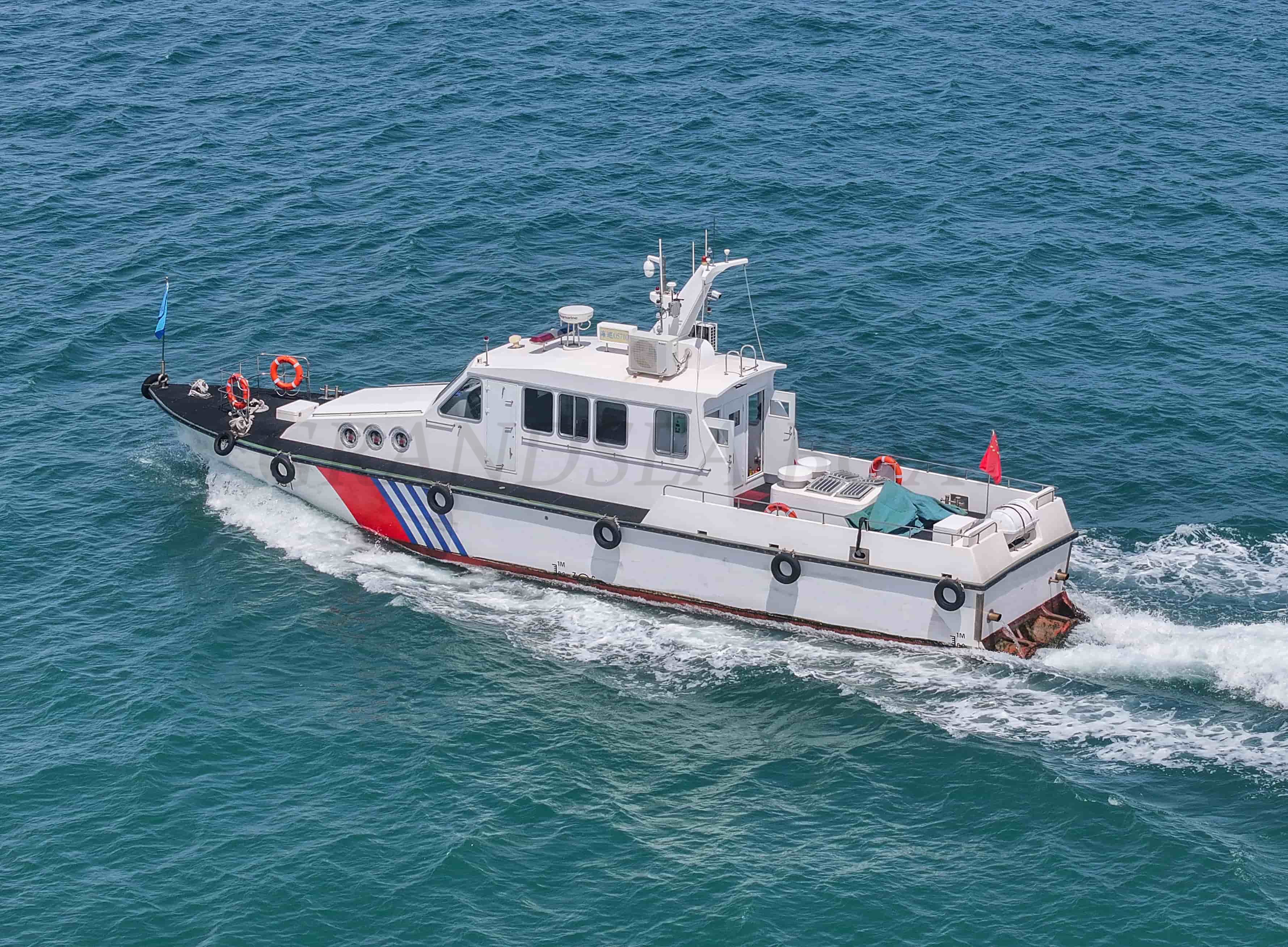 قارب صيد ودورية شرطة أحادي الهيكل من الألياف الزجاجية بطول 18 م من Grandsea للبيع