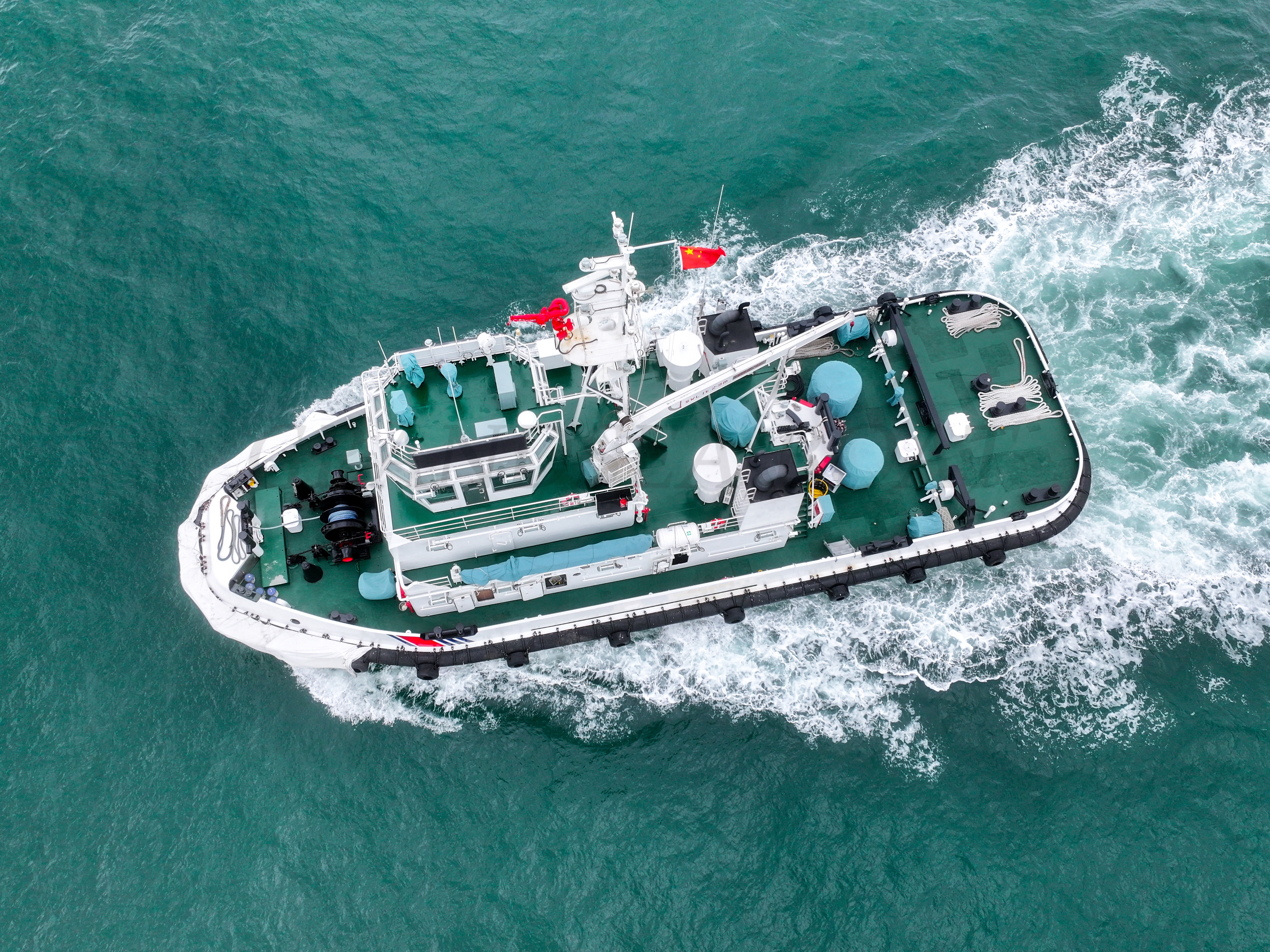 قارب القطر الكبير Grandsea بطول 32 مترًا لخدمة إنفاذ القانون، وقارب إطفاء الحرائق، وقارب الإنقاذ