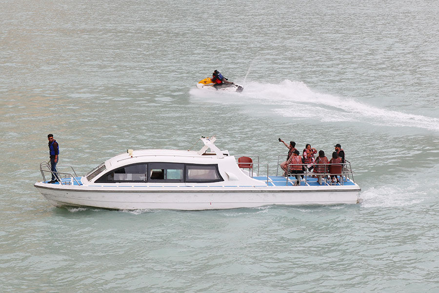 China 11.8m GRP 20 Passenger Inboard Diesel Engine Ferry Boat for Sale