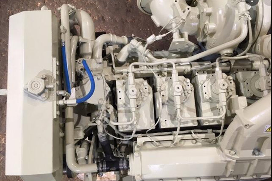 صنعت الصين 450hp-700hp Cummins KTA19 محركات الديزل البحرية للبيع في روسيا