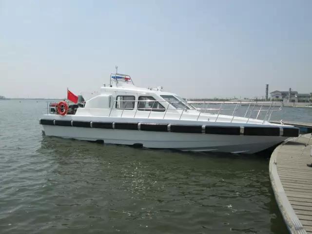 زورق دورية بمحرك خارجي بمواد FRP بطول 12 م Grandsea 12m للبيع