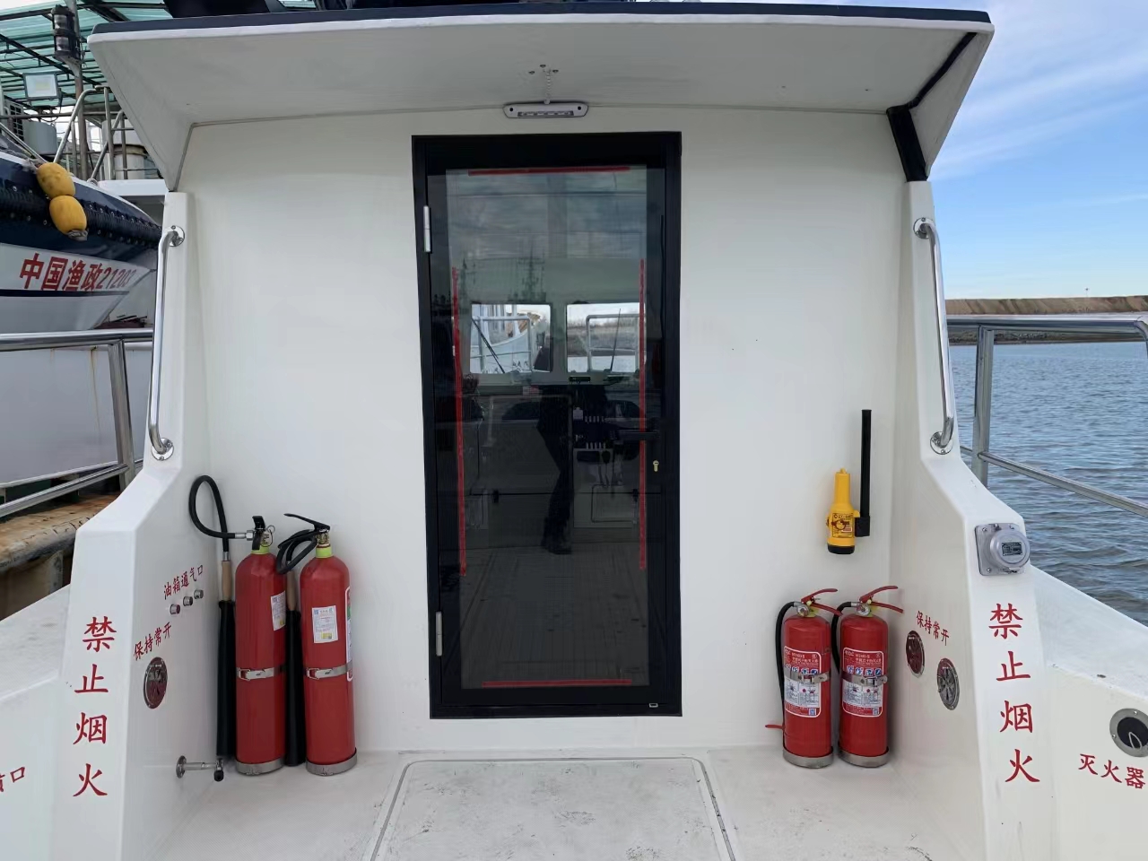 زورق دورية شرطة خفر سواحل عسكري سريع لخفر السواحل العسكرية Grandsea 13.3m FRP سريع السرعة للبيع