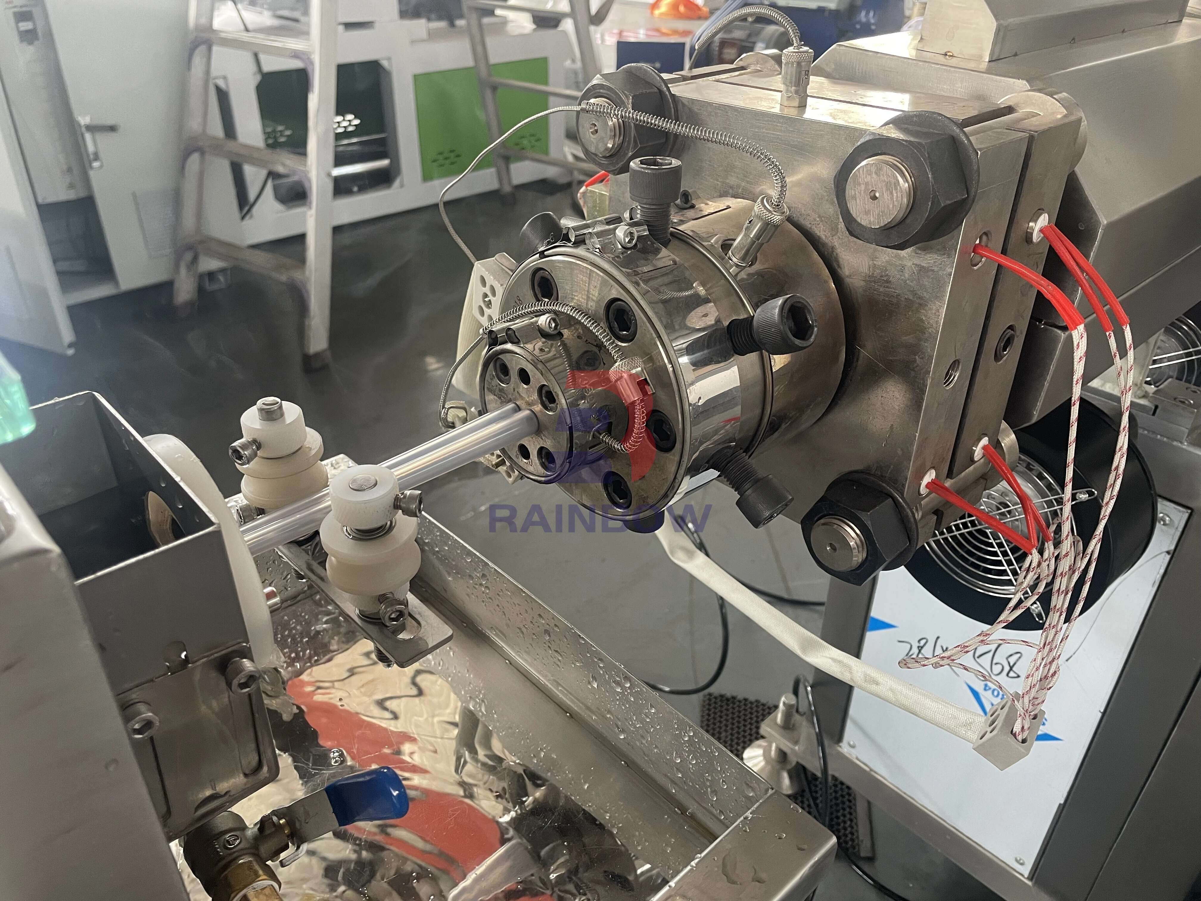 High precision medical tube extrusion production line