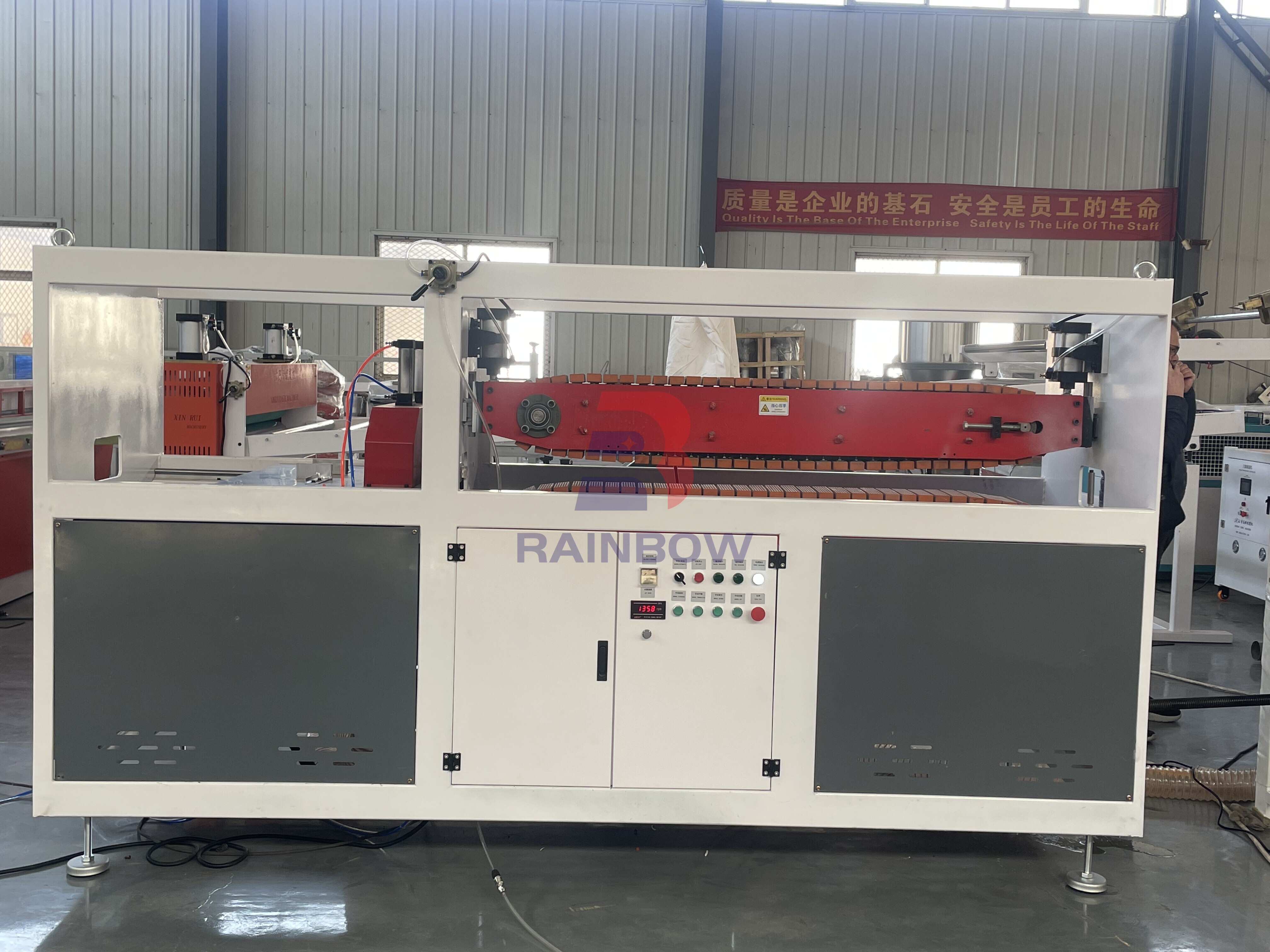 PP PE WPC Floor Decking Making Machine