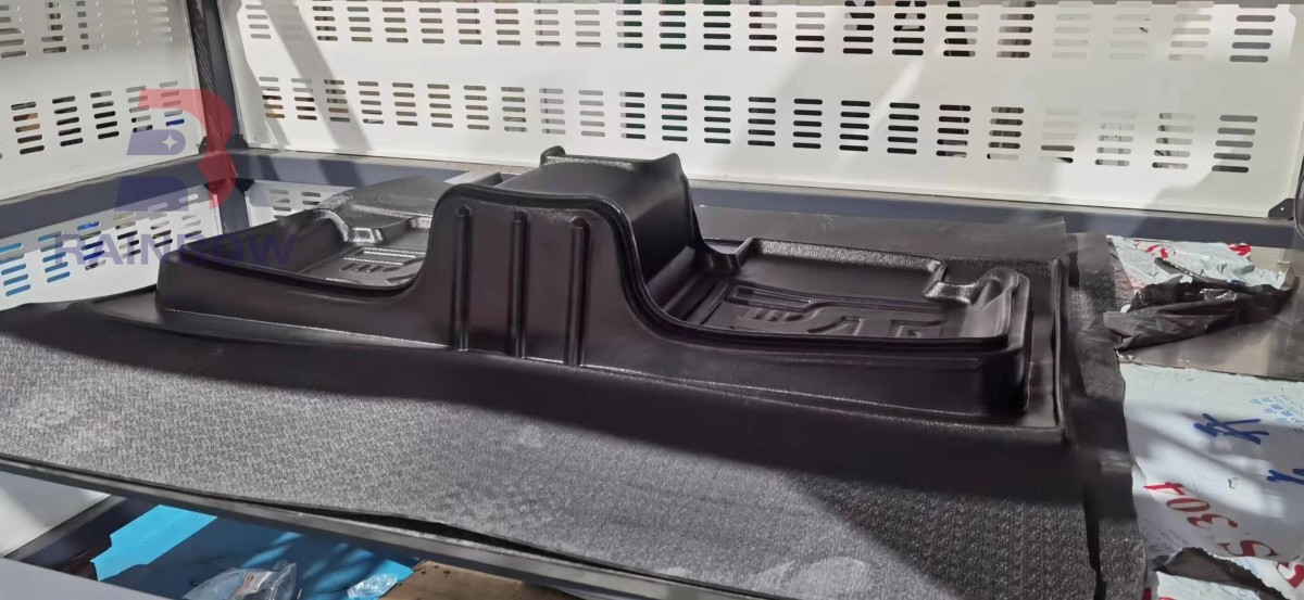 car mat thermoforming machine