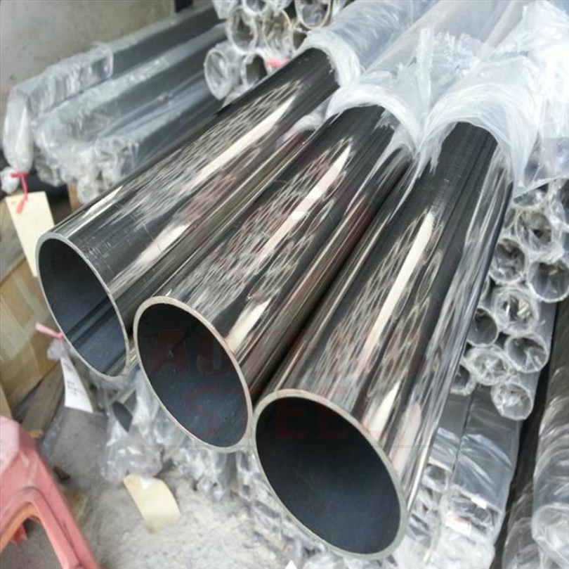 Stainlees Steel Round Pipe