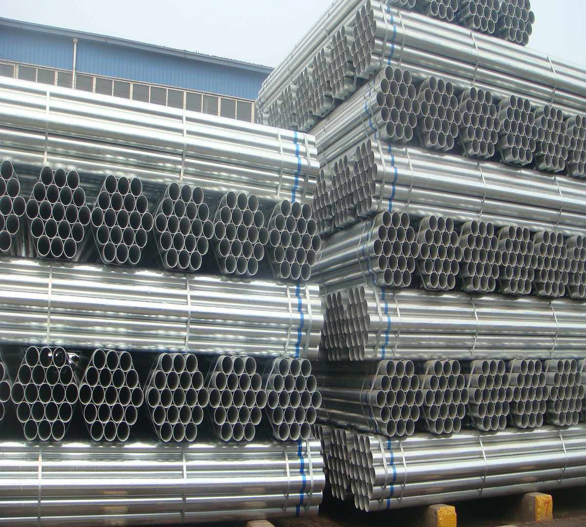 Q195 Q215 Q235 Q345 #20 #45 Galvanized Gi Steel Pipe Building Material Structural Tube 50mm