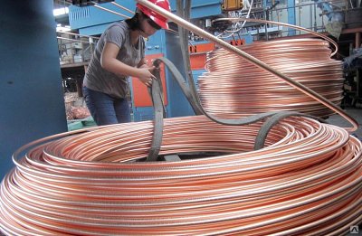 Wrap the whole Copper Pipe and seal the two ends with rainproof cardboard of the same size along the circumferential...