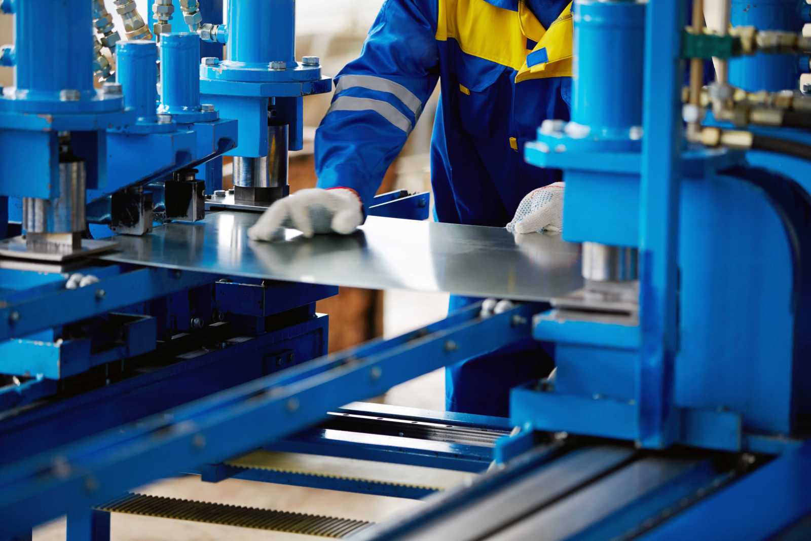 Including: Anodized or Mirror or Brushed or Color Coated Aluminum Sheet Aluminum Coil and so on