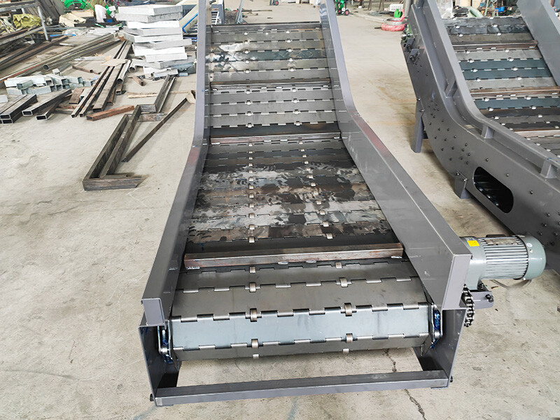 Conveyor papan rantai untuk tanjakan