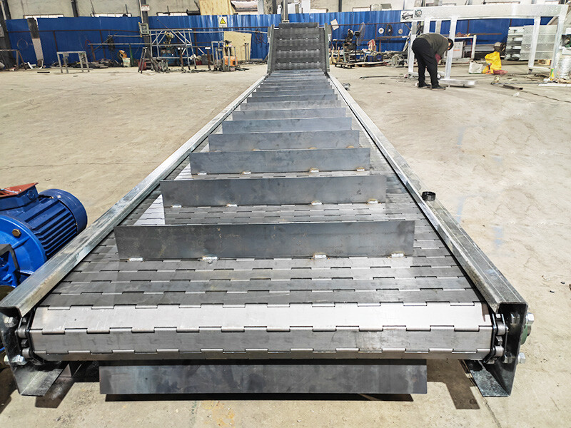 Conveyor papan rantai untuk tanjakan