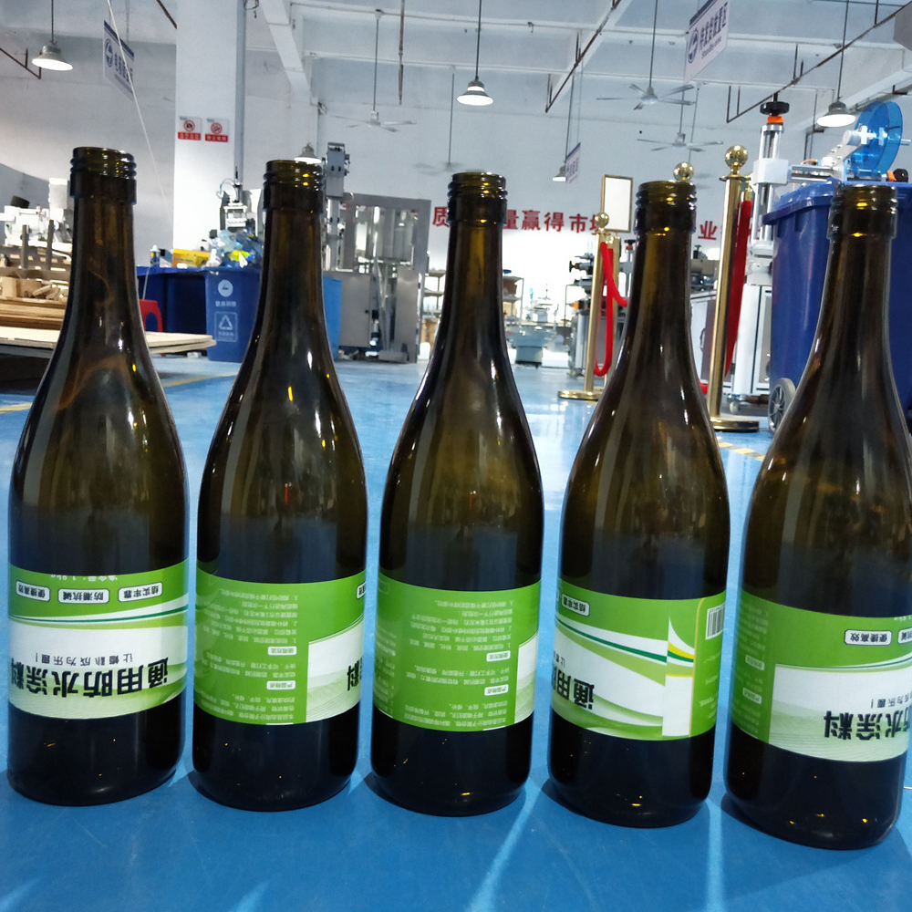 The semi-automatic round bottle labeling machine