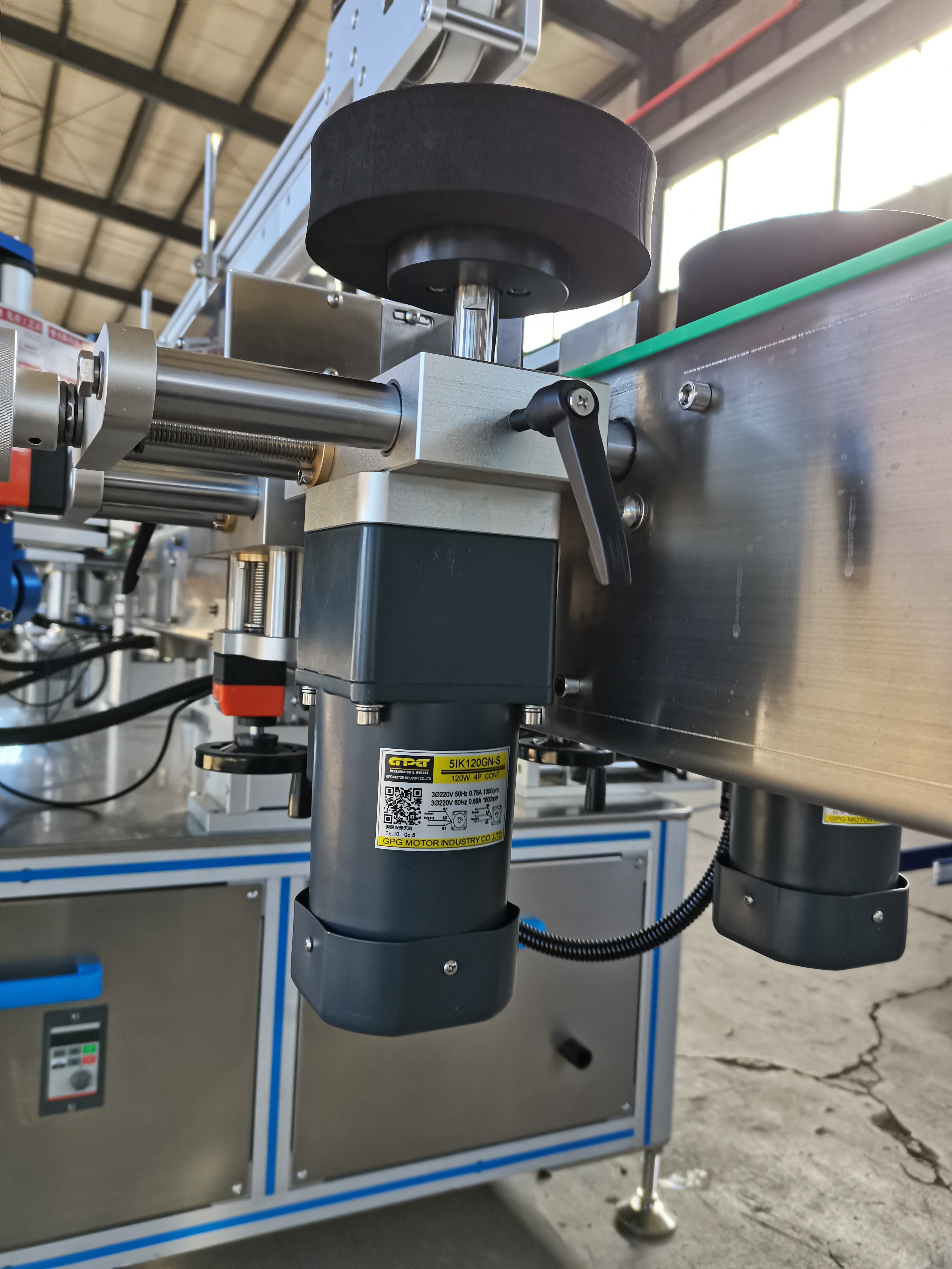 automatic three label labeling machine