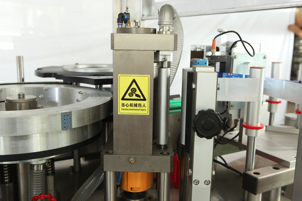 Hot melt adhesive labeling machine