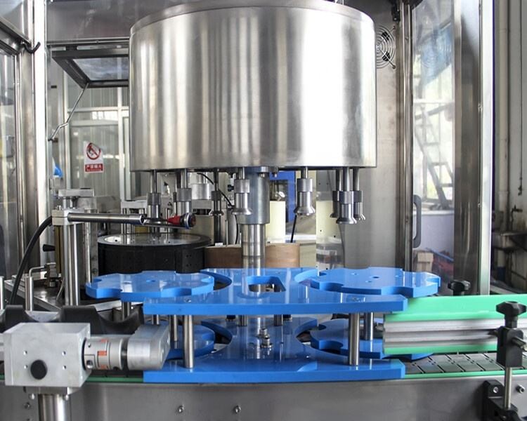 Hot melt adhesive labeling machine